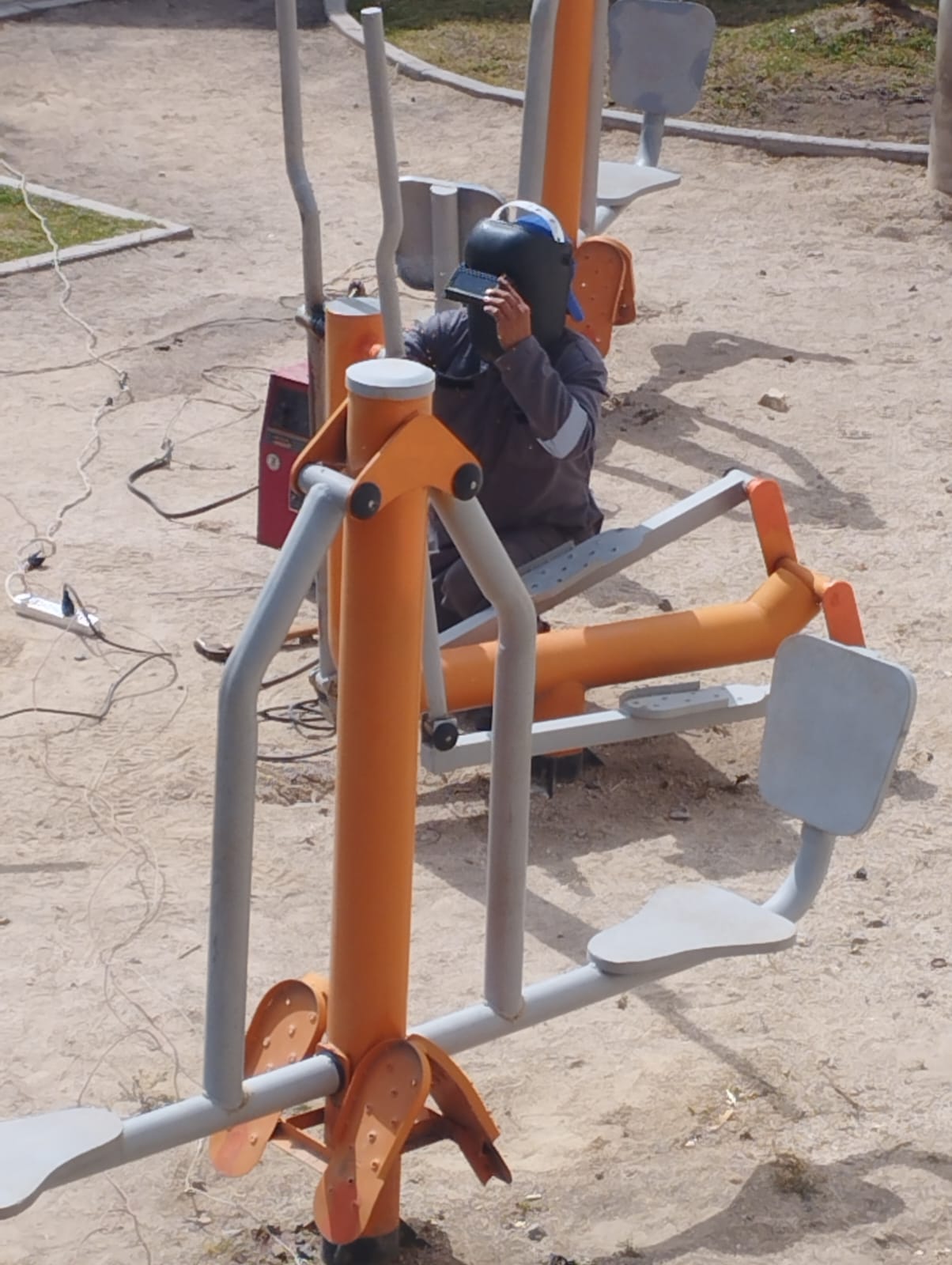 MANTENIMIENTO DEL PARQUE BIOSALUDABLE EN EL CENTRO PARROQUIAL